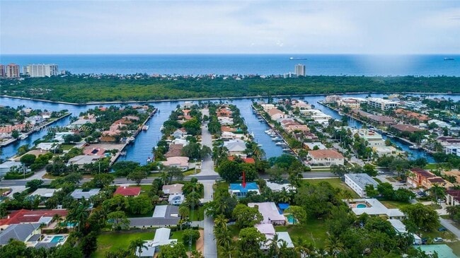 1529 Bayview Dr in Fort Lauderdale, FL - Building Photo - Building Photo