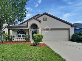 4214 Hartford Lake Dr in Tampa, FL - Building Photo