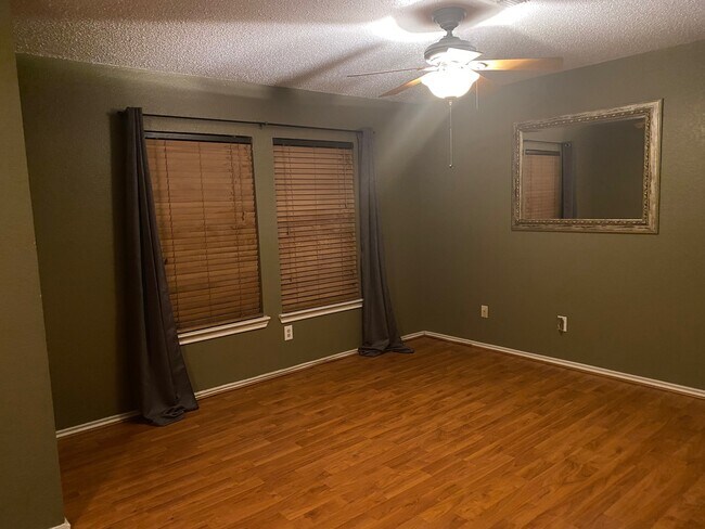 12001 Rosedown Ln in Frisco, TX - Foto de edificio - Building Photo