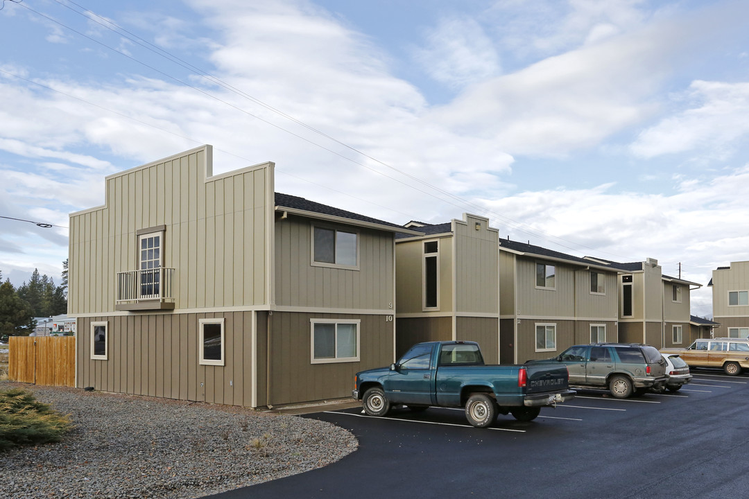 Mountain High Apartments in Sisters, OR - Building Photo