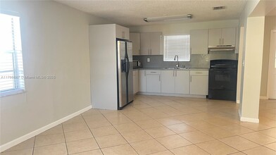 11240 SW 5th Terrace-Unit -1 in Miami, FL - Building Photo - Building Photo