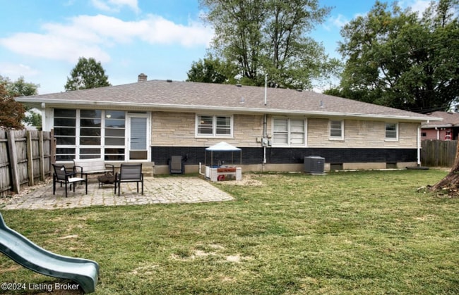 2712 Sharon Way in Louisville, KY - Building Photo - Building Photo