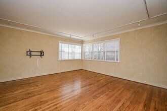 2821 Eastgrove Ln in Houston, TX - Building Photo - Building Photo