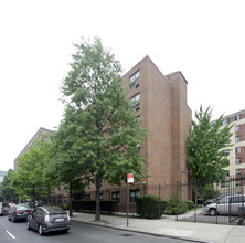 Tweemill Houses in New York, NY - Building Photo - Building Photo