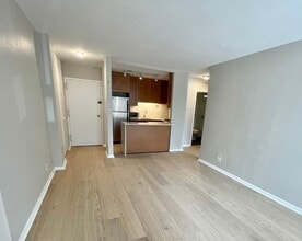 1260 21st St NW, Unit Newport Apartment in Washington, DC - Building Photo - Building Photo