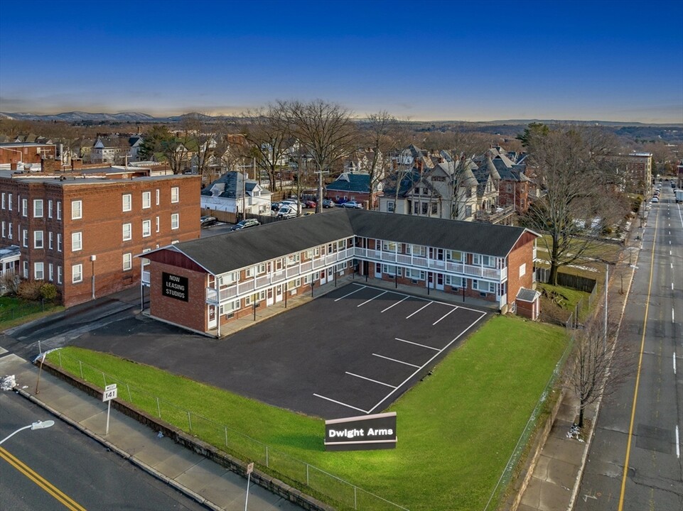 1159 Dwight St in Holyoke, MA - Building Photo