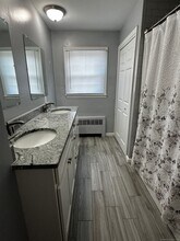22 Hungerford Ave in Watertown, CT - Building Photo - Building Photo