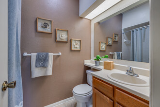 Sheridan Pond in Tulsa, OK - Building Photo - Interior Photo