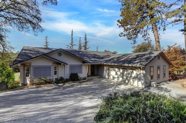property at 18527 Jayhawk Dr