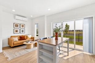 Westland Townhomes in Richland, WA - Building Photo