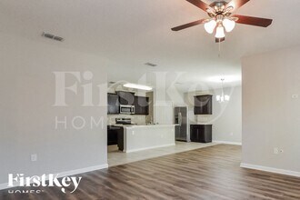 2620 Falcon Ln in Mims, FL - Foto de edificio - Building Photo