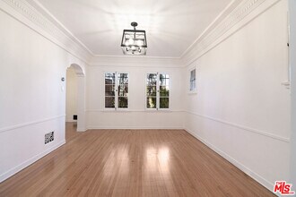 1040 S Alfred St in Los Angeles, CA - Building Photo - Building Photo