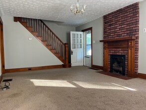 125 Camden Ave in Versailles, KY - Building Photo - Building Photo