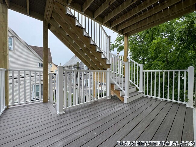 10 Cawfield St in Boston, MA - Building Photo - Building Photo