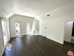 9019 Rosewood Ave in West Hollywood, CA - Building Photo - Building Photo