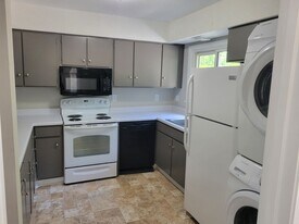 7004 Longstreet Dr in Raleigh, NC - Building Photo