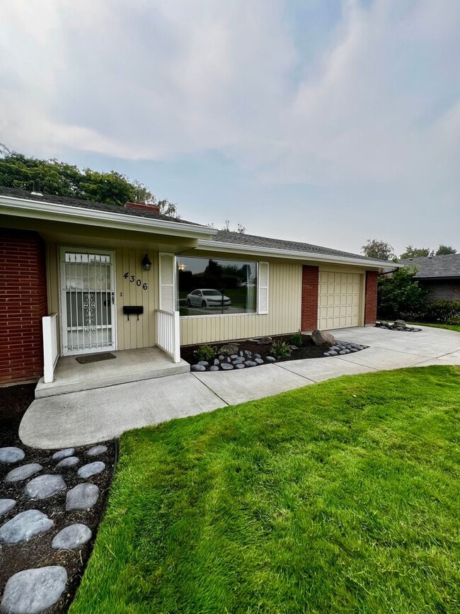 4306 Avalanche Ave in Yakima, WA - Building Photo - Building Photo