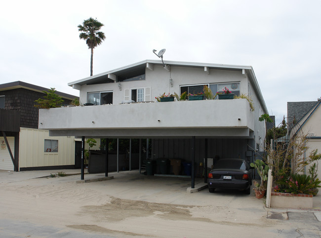 1125-1127 Montauk Ln in Ventura, CA - Building Photo - Building Photo