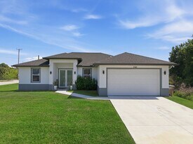 Newer 3/2 home all tile, Unit 4 in Ft. Myers, FL - Building Photo