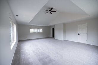 401 S Main St, Unit #7 in Newberg, OR - Building Photo - Building Photo