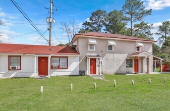 5013 Ogeechee Rd in Savannah, GA - Foto de edificio - Building Photo
