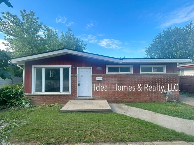 property at 901 Hemphill Rd