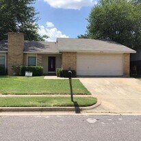 2622 Meadowview Dr in Arlington, TX - Building Photo