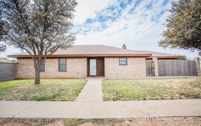 property at 4701 Country Club Dr