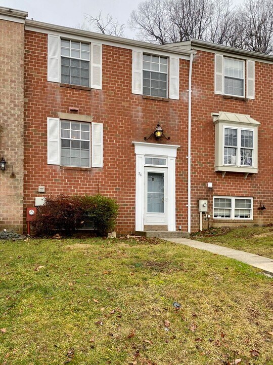 23 Bussing Ct in Timonium, MD - Building Photo