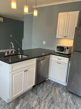 11 Center Ave, Unit 2 in Little Falls, NJ - Building Photo - Building Photo