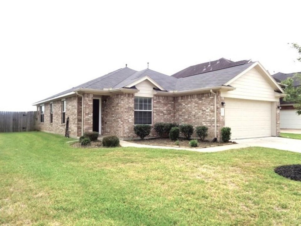 20 Mira Loma Dr in Manvel, TX - Building Photo