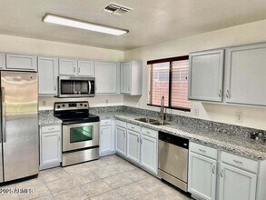 15412 W Mescal St in Surprise, AZ - Building Photo - Building Photo