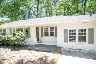 202 Shawnee Trail SE in Marietta, GA - Building Photo - Building Photo