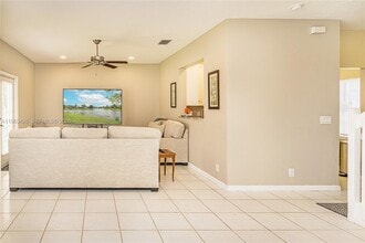 1651 Hawthorne Pl in Wellington, FL - Building Photo - Building Photo