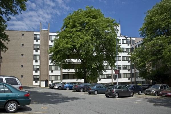 1455 Commonwealth Ave, Unit 605 in Boston, MA - Foto de edificio - Building Photo