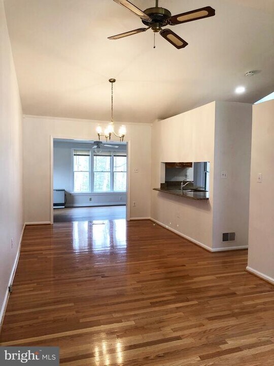 15153 Woodsman Ln in Woodbridge, VA - Building Photo