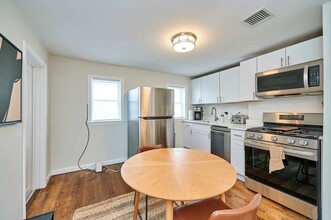 243 East St, Unit 3 in Boston, MA - Building Photo - Building Photo