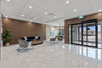 Trinity Gate Condominiums in Windsor, ON - Foto de edificio - Building Photo