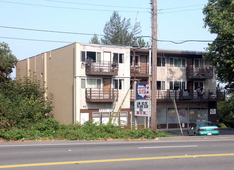 Skyline Apartments in Seattle, WA - Building Photo