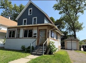 127 Burbank Ave in Johnson City, NY - Building Photo