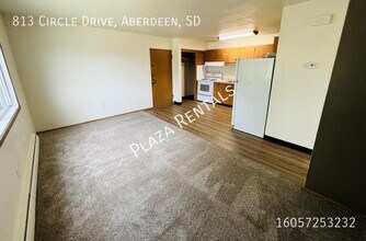 2120 3rd Ave SE in Aberdeen, SD - Foto de edificio - Building Photo