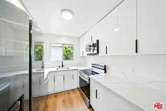 621 San Vicente Blvd in Santa Monica, CA - Building Photo - Building Photo