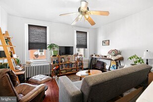 402 Durfor St in Philadelphia, PA - Building Photo