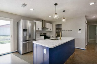 2006 Robert E Lee Dr in Killeen, TX - Building Photo