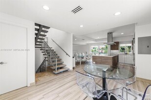 100 Jefferson Ave in Miami Beach, FL - Building Photo