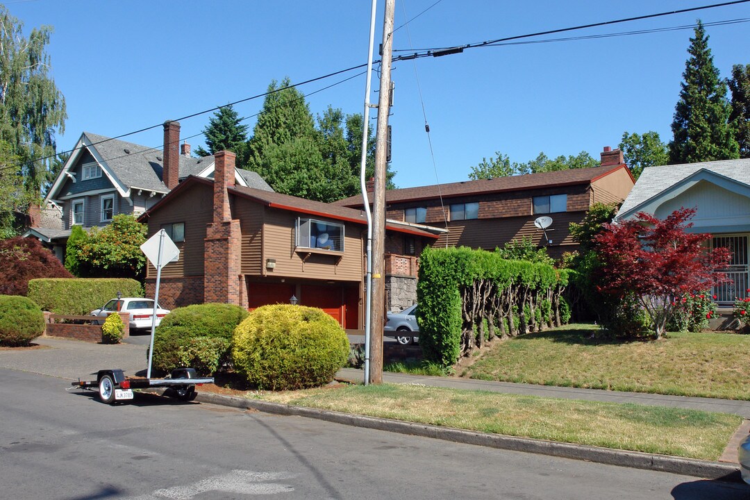 Wasco Townhouses in Portland, OR - Foto de edificio