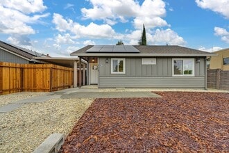 5628 Mapleridge Ct in Rocklin, CA - Building Photo - Building Photo