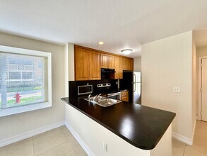 4855 Via Palm Lakes in West Palm Beach, FL - Building Photo - Building Photo