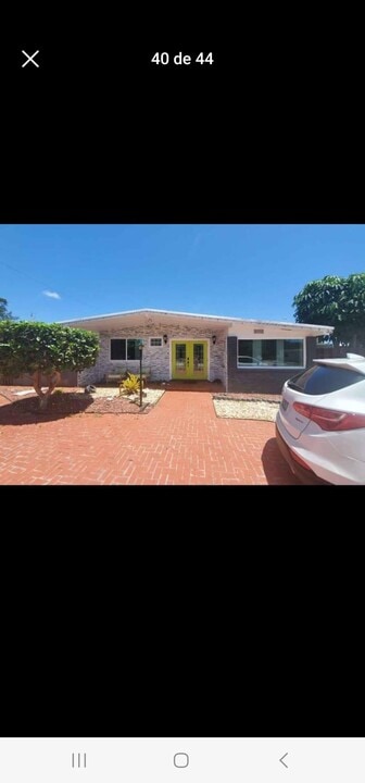 1649 NE 53rd Ct, Unit 2 in Pompano Beach, FL - Foto de edificio