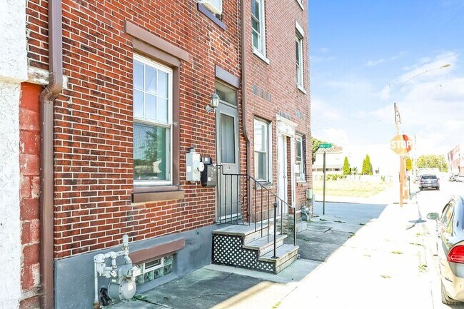 48 W Front St in Bridgeport, PA - Building Photo - Building Photo